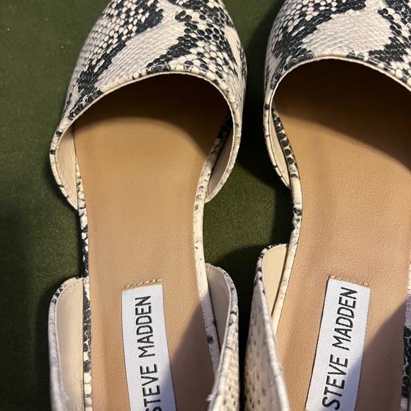 Snake Skin Flats Shoe Black and Cream Steve Madden - Picture 4 of 5